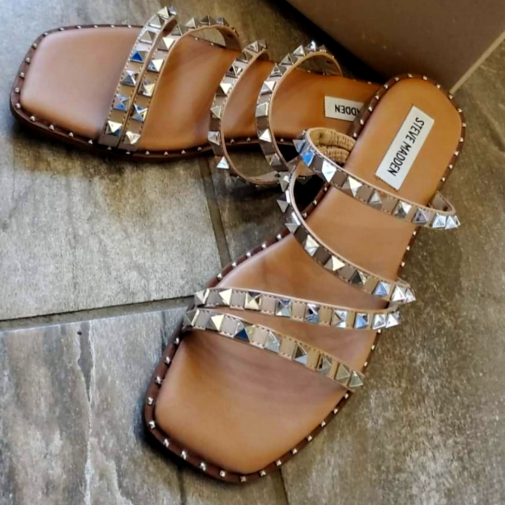 Brand New Steve Madden Sandals size 9 nude color with silver studs